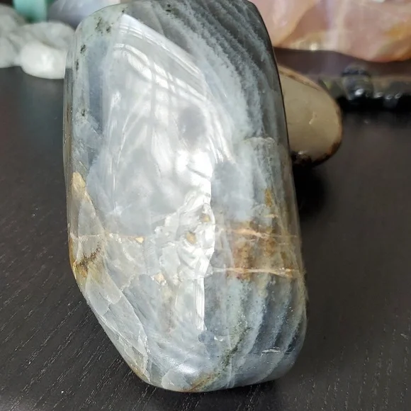 Labradorite free form 🪨 - Picture 5 of 7